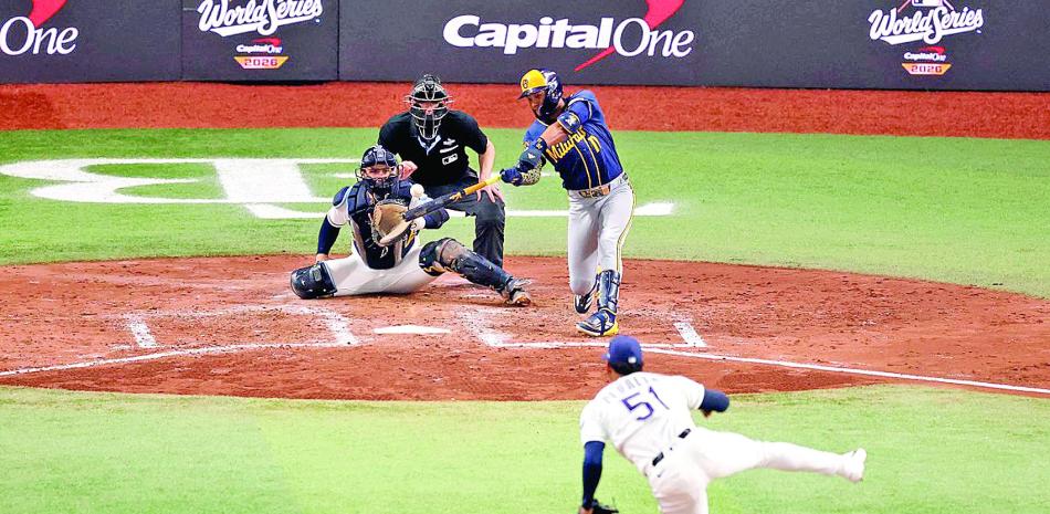 Cerveceros apalean a los Rays y se colocan a ley de un triunfo de su primera corona