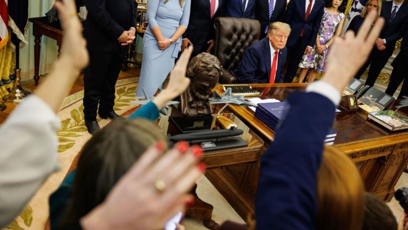 Trump arrecia su retórica confrontativa y tensa el tablero político de cara a las elecciones intermedias