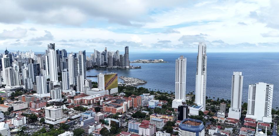 Pánico y desolación en Panamá: cientos pernoctan en las calles tras potente sismo de magnitud 7.7