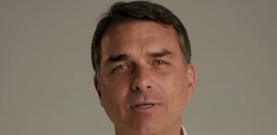 La intempestiva salida de Flávio Bolsonaro: claves de su escape hacia Estados Unidos tras la derrota electoral
