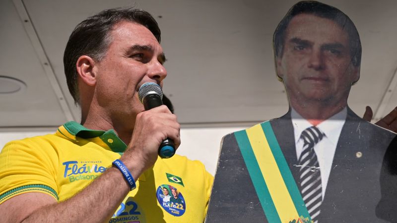 Flávio Bolsonaro se proclama líder de Brasil desde Estados Unidos y desconoce la victoria de Lula