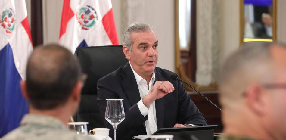 Abinader traza una línea roja: República Dominicana no permitirá bandas haitianas a menos de 20 kilómetros de la frontera