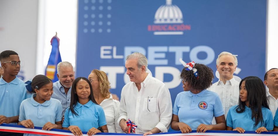 Abinader establece su despacho en Santiago para liderar tres días de obras e inversiones en el Cibao