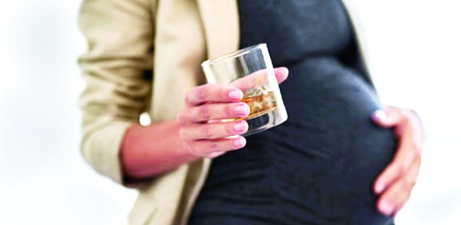Alerta de salud: más del 50 % de gestantes en condición vulnerable consumió alcohol durante el embarazo
