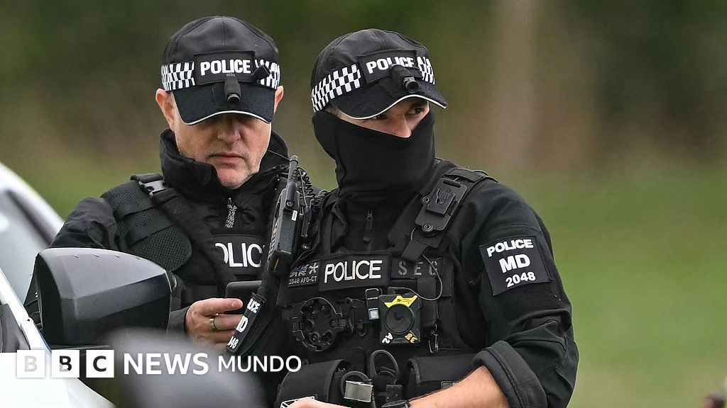 Alerta antiterrorista en el Reino Unido tras detenciones por explosivos cerca de base militar usada por EE. UU.