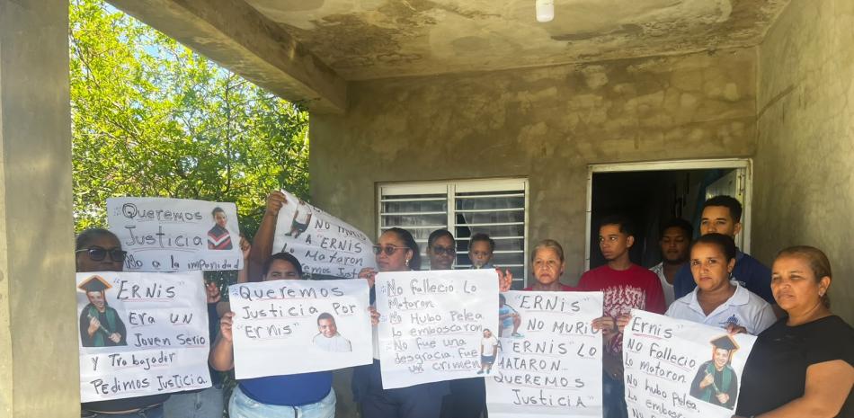 "No fue una desgracia, fue un crimen": Familia de Ernis De la Cruz denuncia impunidad y negligencia a 10 meses de su asesinato en La Vega