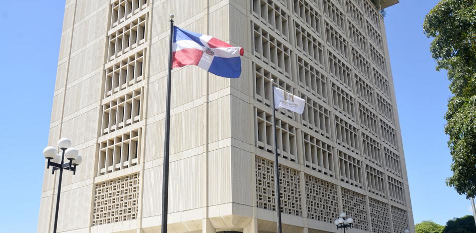 Economía dominicana resiste el choque global: PIB avanza un 4.5% y se alista presupuesto récord para 2027