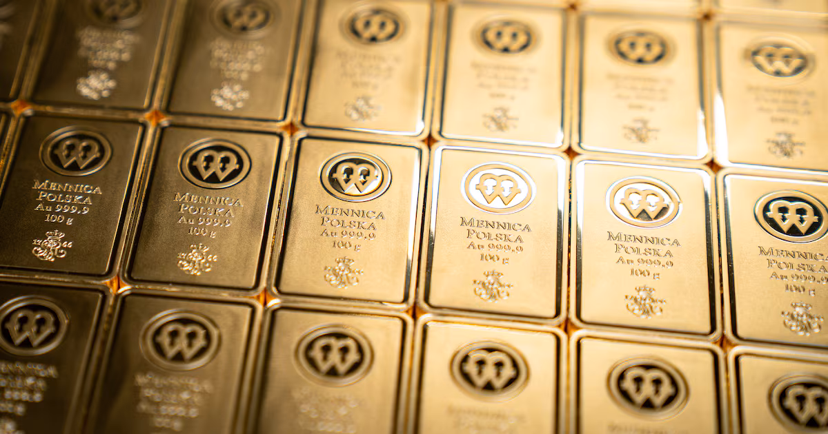 El oro busca estabilidad cerca de los US$4.140 tras su mayor tropiezo semanal ante las dudas sobre la Reserva Federal