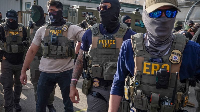 Agentes de ICE portarán cámaras corporales a finales de septiembre para reforzar la transparencia