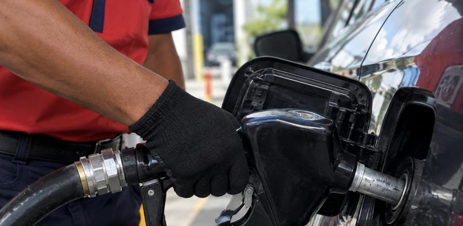Advierten insostenibilidad en subsidios a combustibles y urgen focalizar ayudas para proteger a los más vulnerables