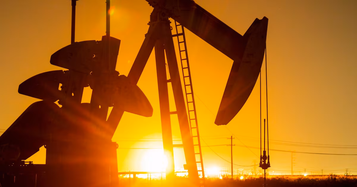 El petróleo frena su racha bajista: el WTI recupera los US$95 mientras el mercado vigila la diplomacia entre EE. UU. e Irán