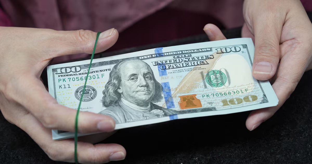 El dólar desafía la incertidumbre electoral en EE.UU. impulsado por las tasas altas y la fiebre de la inteligencia artificial