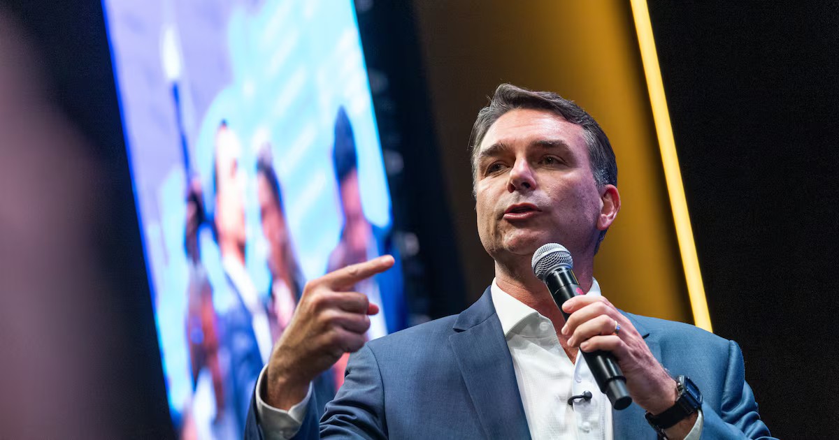 Giro en Brasil: El avance de Flávio Bolsonaro reconfigura el tablero financiero sin margen para un choque a lo Milei