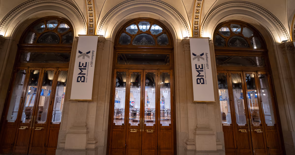 Solaria lidera el Ibex 35 con un repunte del 9,5%: radiografía de sus dueños y perspectivas en el parqué