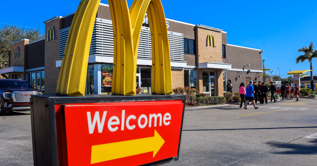 McDonald’s y Nike bajo fuego en Wall Street: El consumo masivo tambalea ante la inminente decisión de la Fed