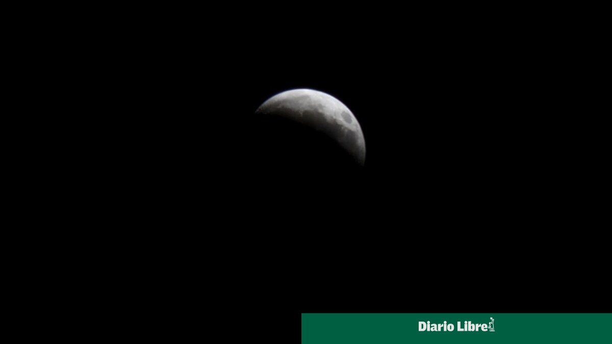 Cielo nocturno deslumbró a los dominicanos: así se vivió el eclipse lunar parcial