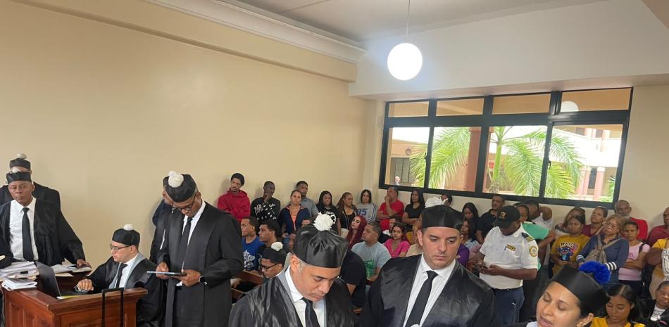Tribunal aplaza juicio preliminar contra acusados de ultimar a conductor de camión de basura en Santiago