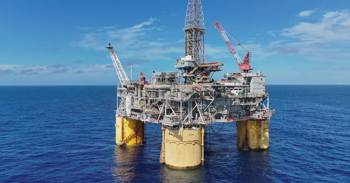 Innovación en alta mar: Shell desplegará drones para reactivar plataformas petroleras tras el paso de huracanes