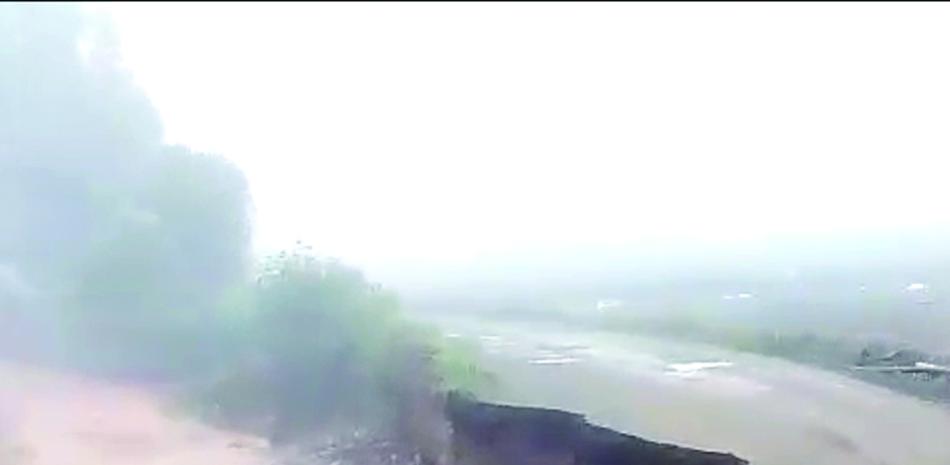 Inundaciones golpean el corazón agrícola de Constanza y Tireo: productores claman por auxilio estatal