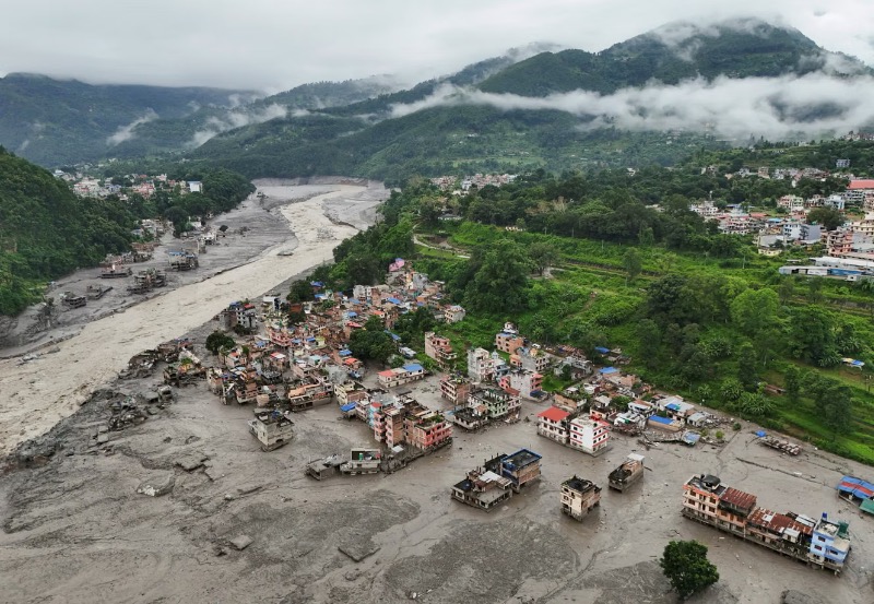 Alerta en Nepal: buscan a casi 400 turistas desaparecidos tras devastadoras inundaciones