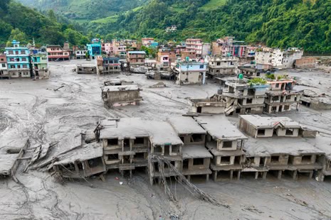 Tragedia en Nepal: Riada masiva deja al menos 55 muertos y más de 400 desaparecidos