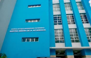 Alarma e incertidumbre en la Maternidad La Altagracia tras brote bacteriano en neonatos
