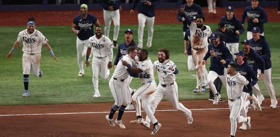 Los Rays se rebelan en la duodécima entrada y extienden la Serie Mundial
