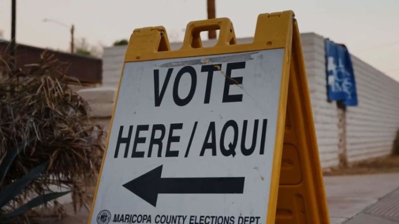 Entre el temor a las redadas y el desencanto económico: el dilema del voto hispano en Virginia