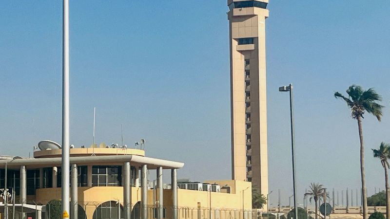 Nueva ola de ataques contra aeropuertos en Arabia Saudita desata alarma internacional y amenaza con escalar el conflicto