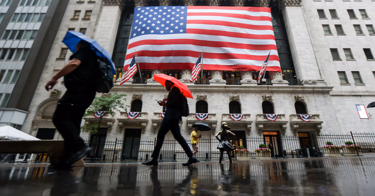 Wall Street frena su racha alcista: el crudo supera los US$100 y los bonos del Tesoro tocan máximos de más de dos décadas