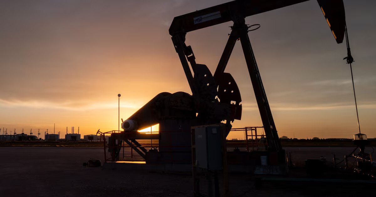 Tensión bélica en Medio Oriente dispara el crudo: el Brent acumula un alza histórica superior al 70%
