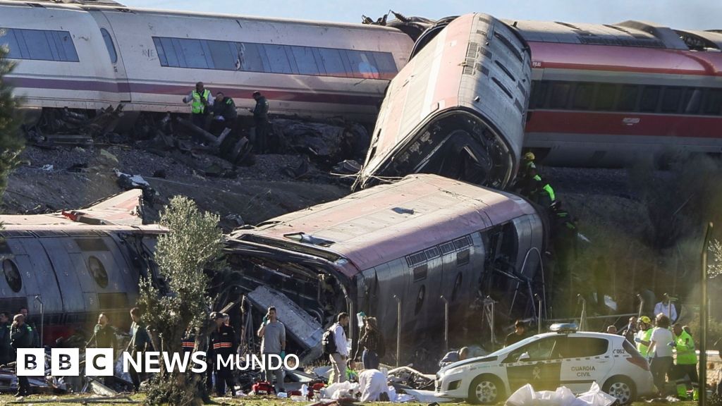 Tragedia sobre rieles en España: Falla en sistemas y una orden inexplicable provocan mortal choque de trenes de alta velocidad