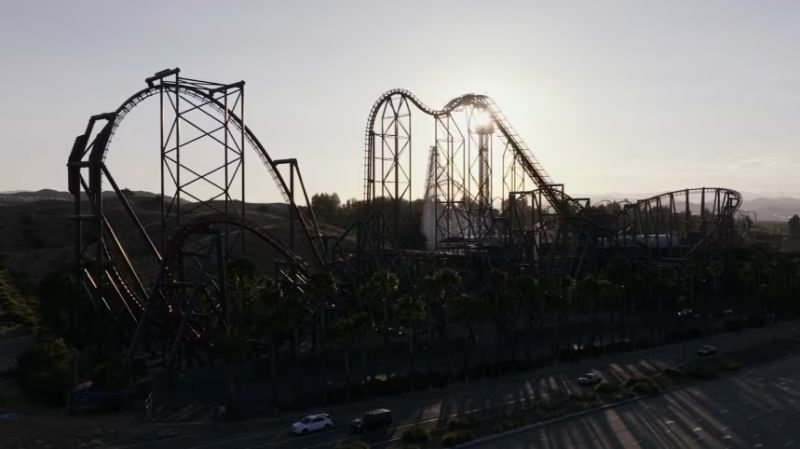 Ola de demandas contra Six Flags: Más de un centenar de personas denuncian graves lesiones cerebrales por la montaña rusa X2