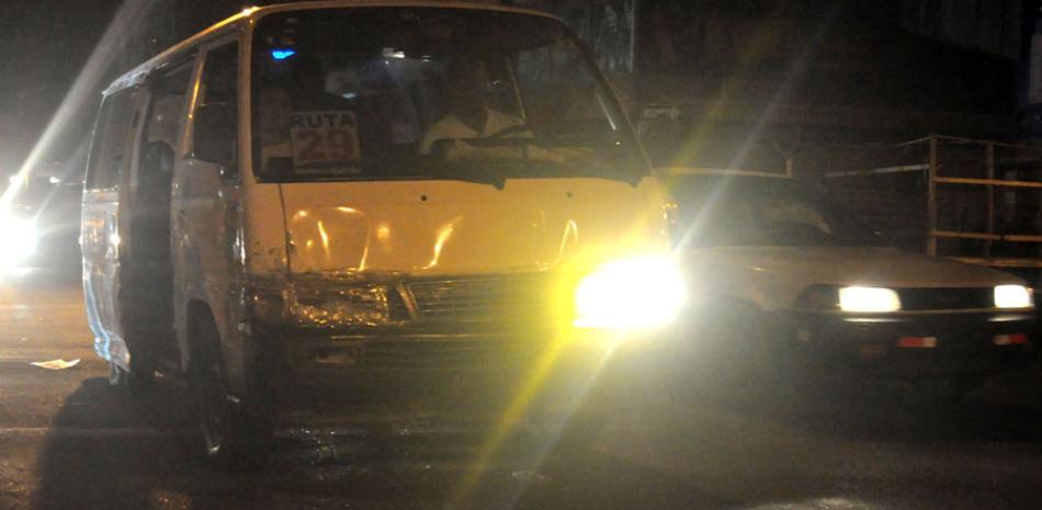 Peligro en la noche: Más de 7,000 vehículos circularon a oscuras en el Distrito Nacional