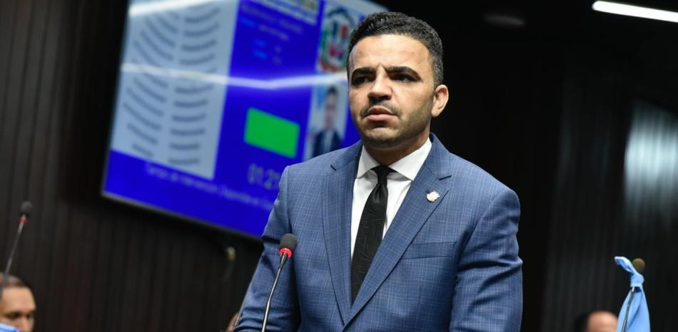 El diputado Saulo Vega reta al Gobierno y condiciona su renuncia a que desmientan la crisis nacional