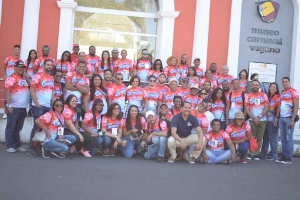 Comunicadores disfrutan exitoso inicio Carnaval Vegano